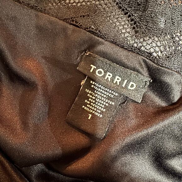 Torrid Rouched Surplice Top Black Lace Back Plus Size 1 - Picture 8 of 8